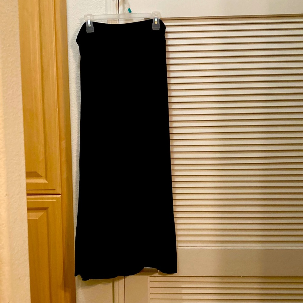 Black womens Merona maxi skirt